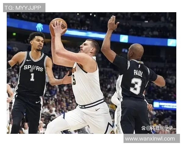 足球明星与闪电战高手的完美结合展现速度与技巧的巅峰对决