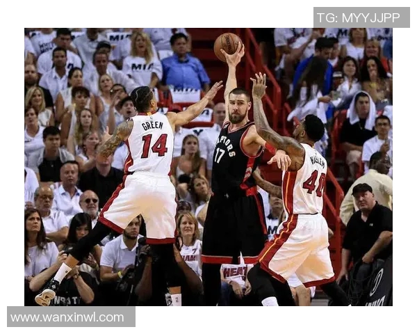 热火与猛龙激战正酣新浪直播精彩瞬间全程回顾与分析